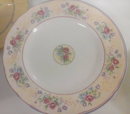 Grandma's Cupboard Dinner Plate