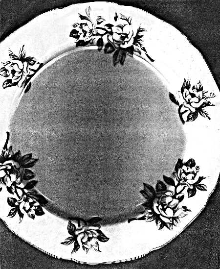 Ever Green (Scalloped) Dinner Plate