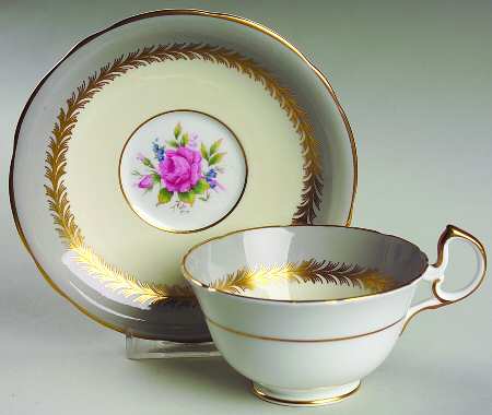 7922 Footed Cup & Saucer Set