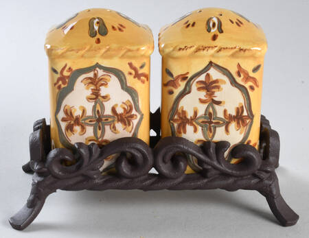 Sienna Salt & Pepper W/Metal Stand