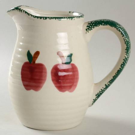 Apple Garden 32 Oz Pitcher