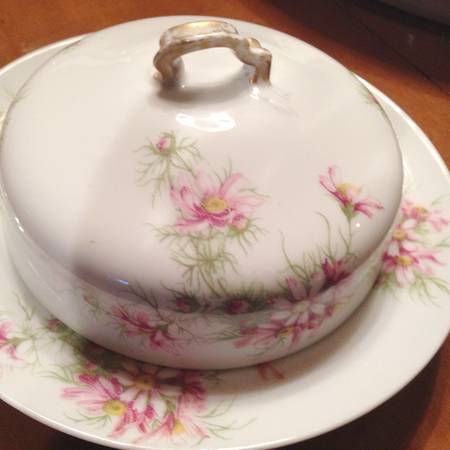 AHR754 Round Covered Butter