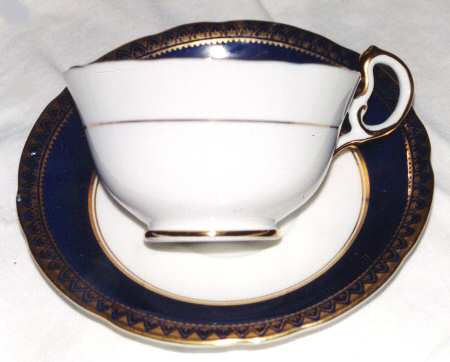B3696 Footed Cup & Saucer Set