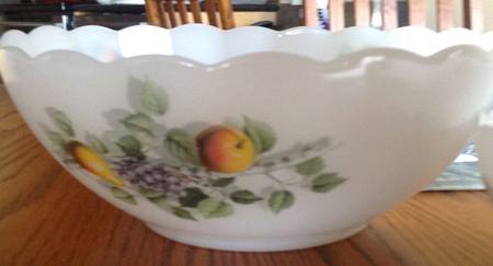 Fruits de France 9" Nesting Bowl