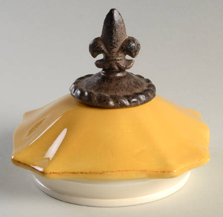 Fleur de Lis Yellow Lid for Medium Canister