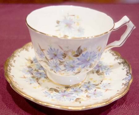2524 Footed Cup & Saucer Set