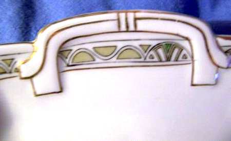 A8604 Round Covered Vegetable