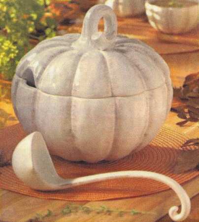 Pumpkin (Antique White) Tureen & Lid w/Ladle