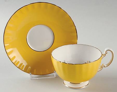 2973 Footed Cup & Saucer Set