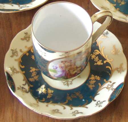 AUS395 Flat Cup & Saucer Set
