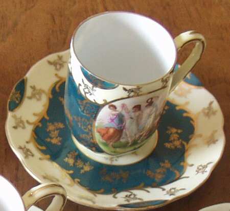 AUS395 Flat Cup & Saucer Set