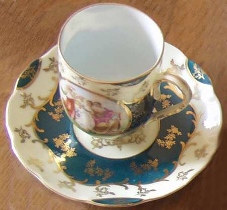 AUS395 Flat Cup & Saucer Set