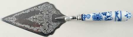 Floraine (Blue Onion) Pie & Cake Server with Stainless Blade