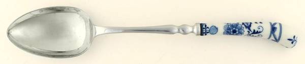 Floraine (Blue Onion) Serving Spoon
