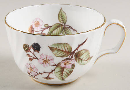 Bramble (H545) Footed Cup