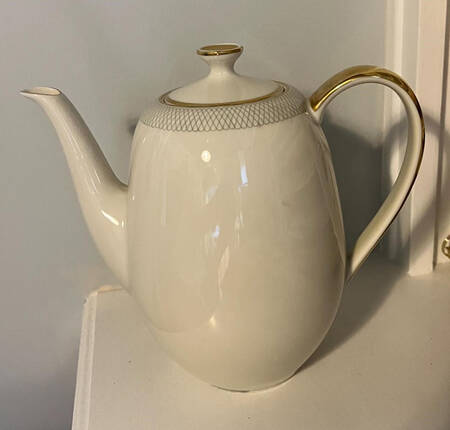 ARZ219 Teapot & Lid