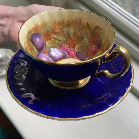 C439 Footed Cup & Saucer Set