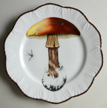 Les Champignons Dinner Plate