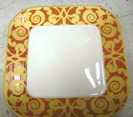 Via Venetto Red Gold Dinner Plate