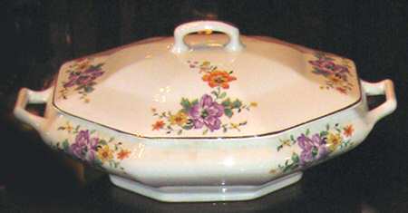 1725 Oval Covered Vegetable