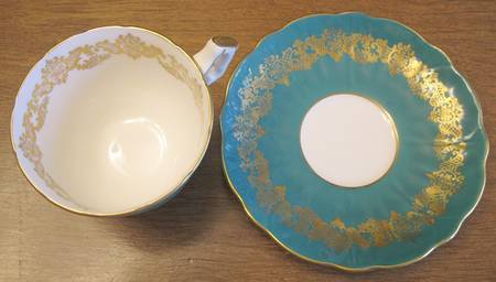 1693 Footed Cup & Saucer Set