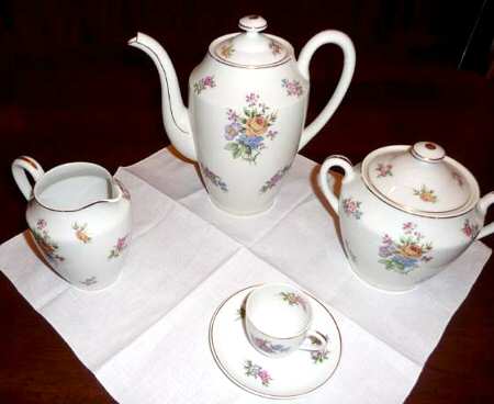 AHR835 Flat Cup & Saucer Set