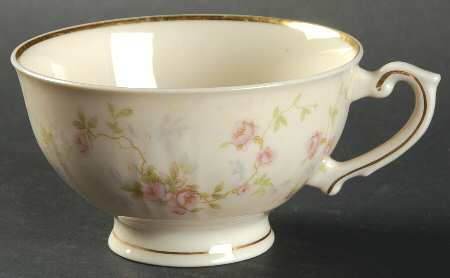 ABE42 Footed Cup