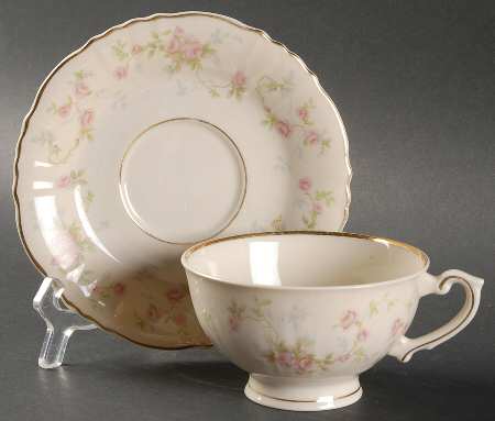ABE42 Footed Cup & Saucer Set