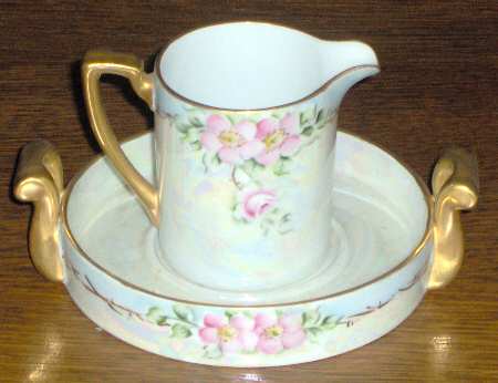 ALT599 Gravy Boat & Underplate