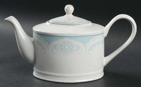 Queen Anne's Lace Blue Teapot & Lid