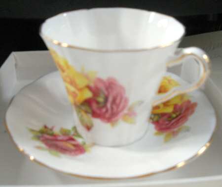 H684 Flat Cup & Saucer Set