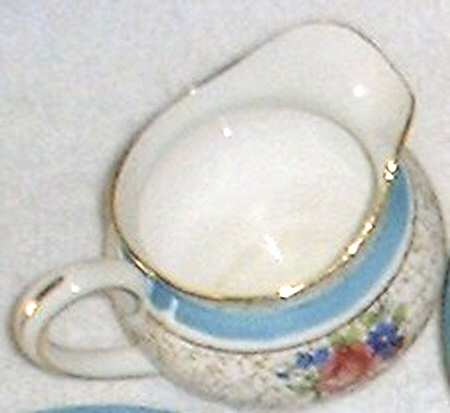 B4960 Creamer