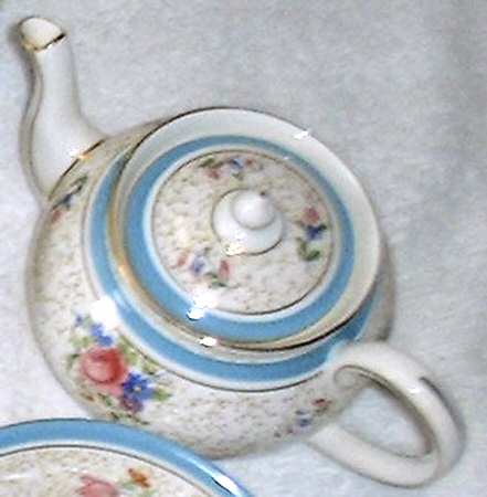 B4960 Teapot & Lid