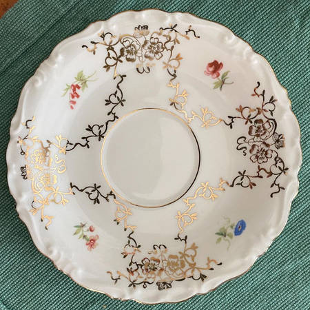 Jeanette (Scalloped) Saucer
