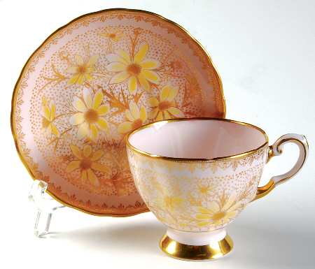 8701H Footed Cup & Saucer Set