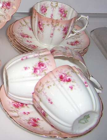 13924 Flat Cup & Saucer Set