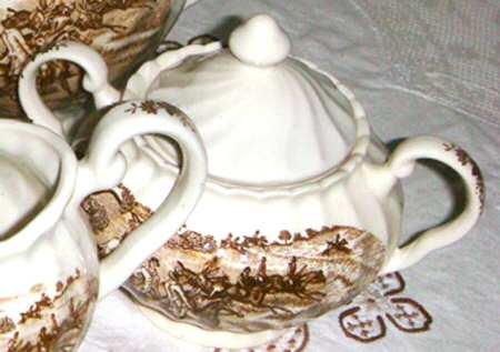 Homestead (Brown) Sugar Bowl & Lid