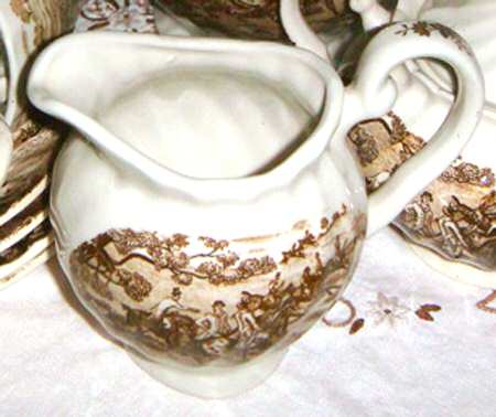 Homestead (Brown) Creamer