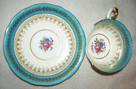 C890 Blue Footed Cup & Saucer Set