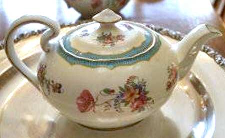 B3562 Blue Teapot & Lid