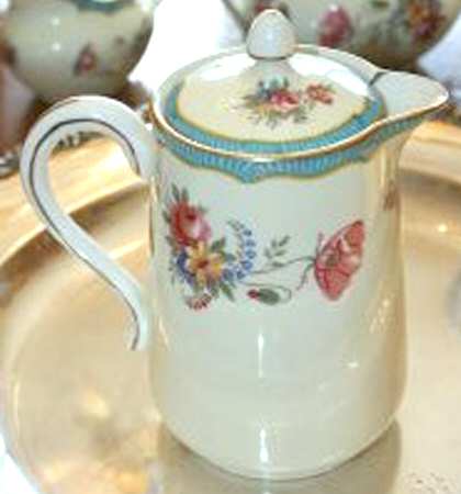 B3562 Blue Coffee Pot & Lid