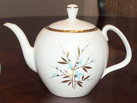 Ambassador Teapot & Lid