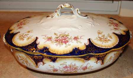 Sarah Round Covered Vegetable