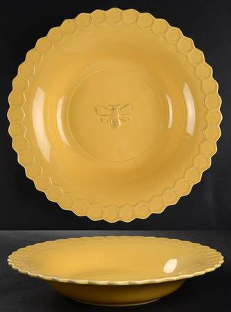 Bumble Bee 11" Round Serving Bowl