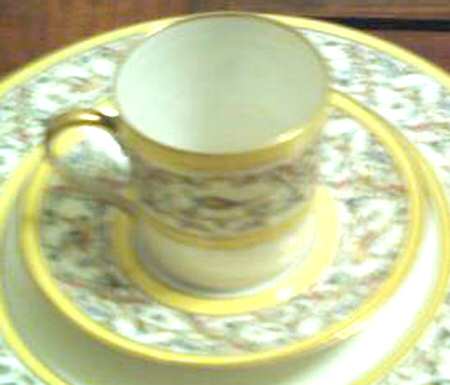 AHR879 Flat Cup & Saucer Set