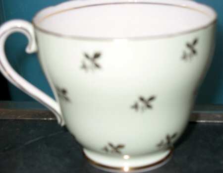 H526 Footed Cup