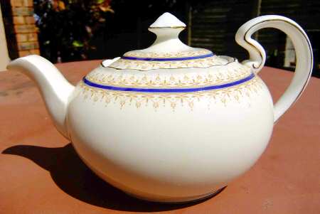B5224-6 Teapot & Lid
