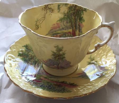 C493-5 Footed Cup & Saucer Set