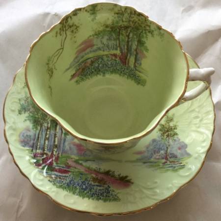 C493-5 Footed Cup & Saucer Set