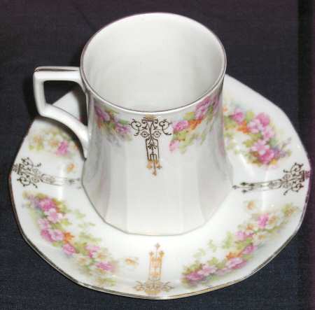 270 Flat Cup & Saucer Set